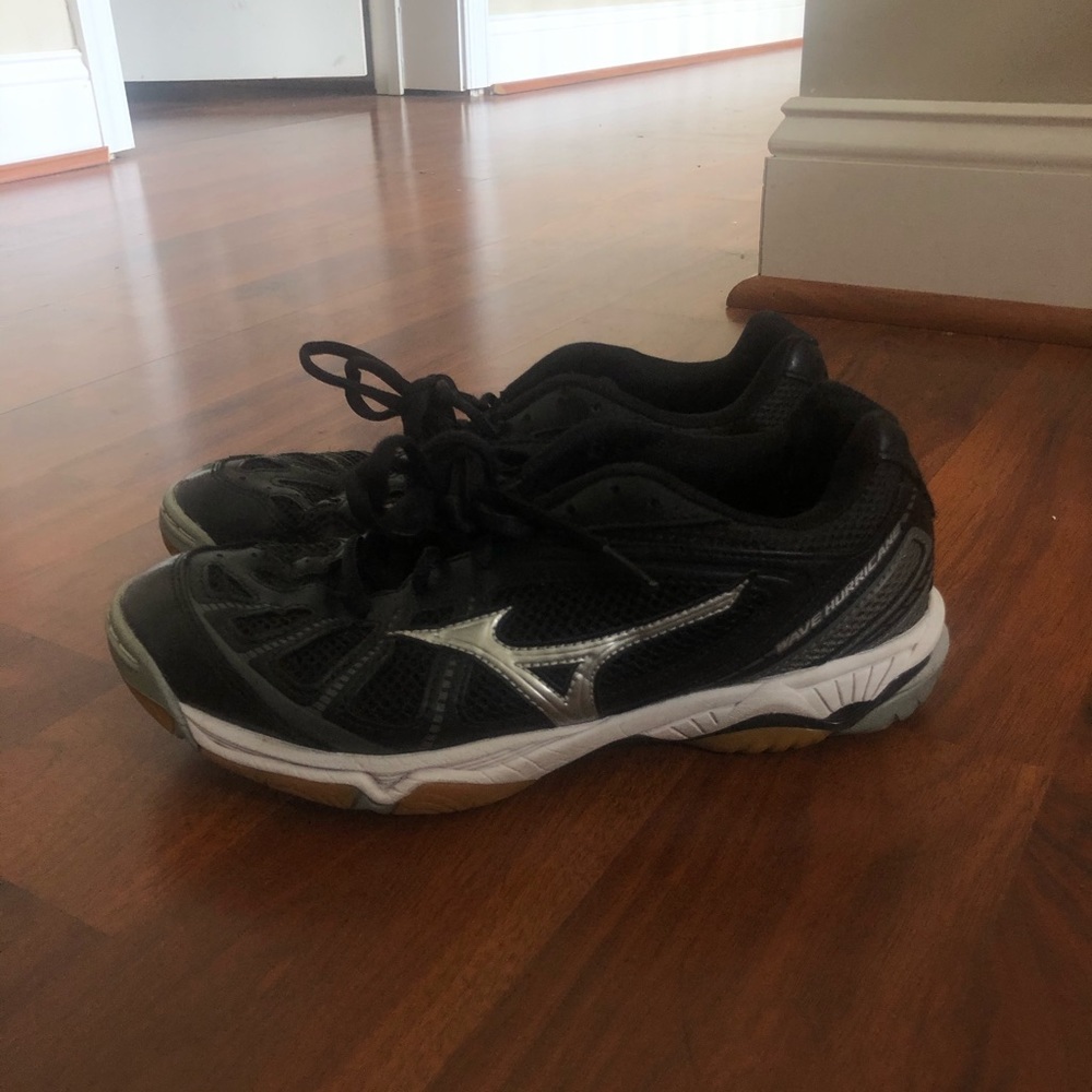 Mizuno volleyball shoes